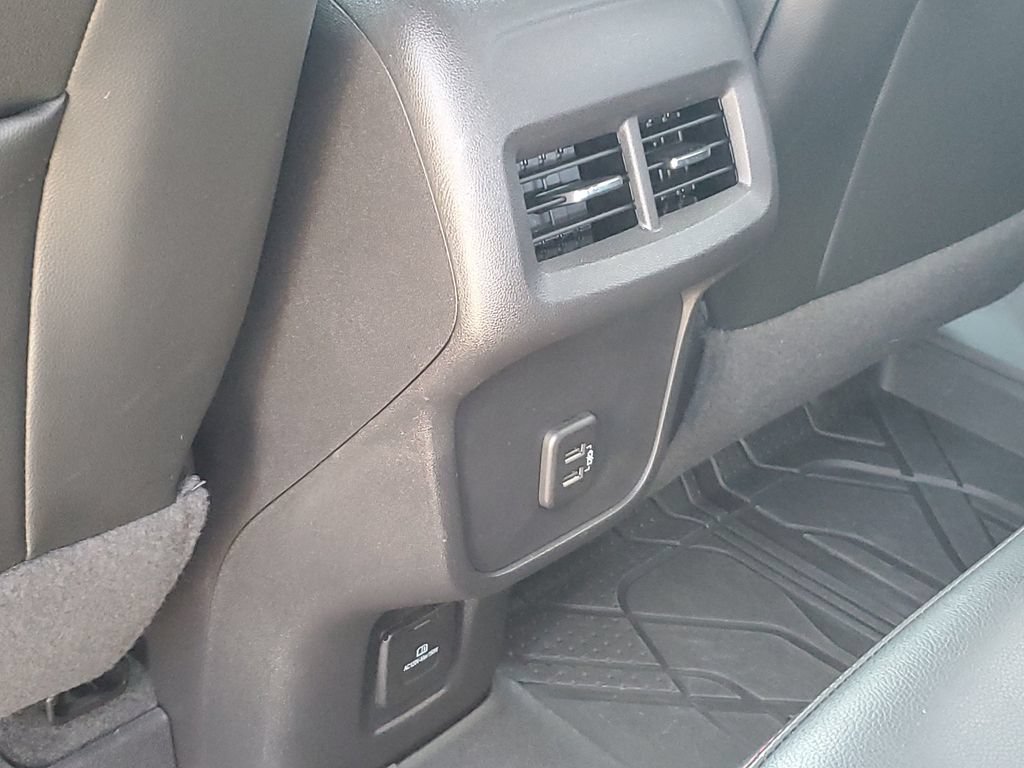 Used 2024 Chevrolet Equinox RS FWD image 32