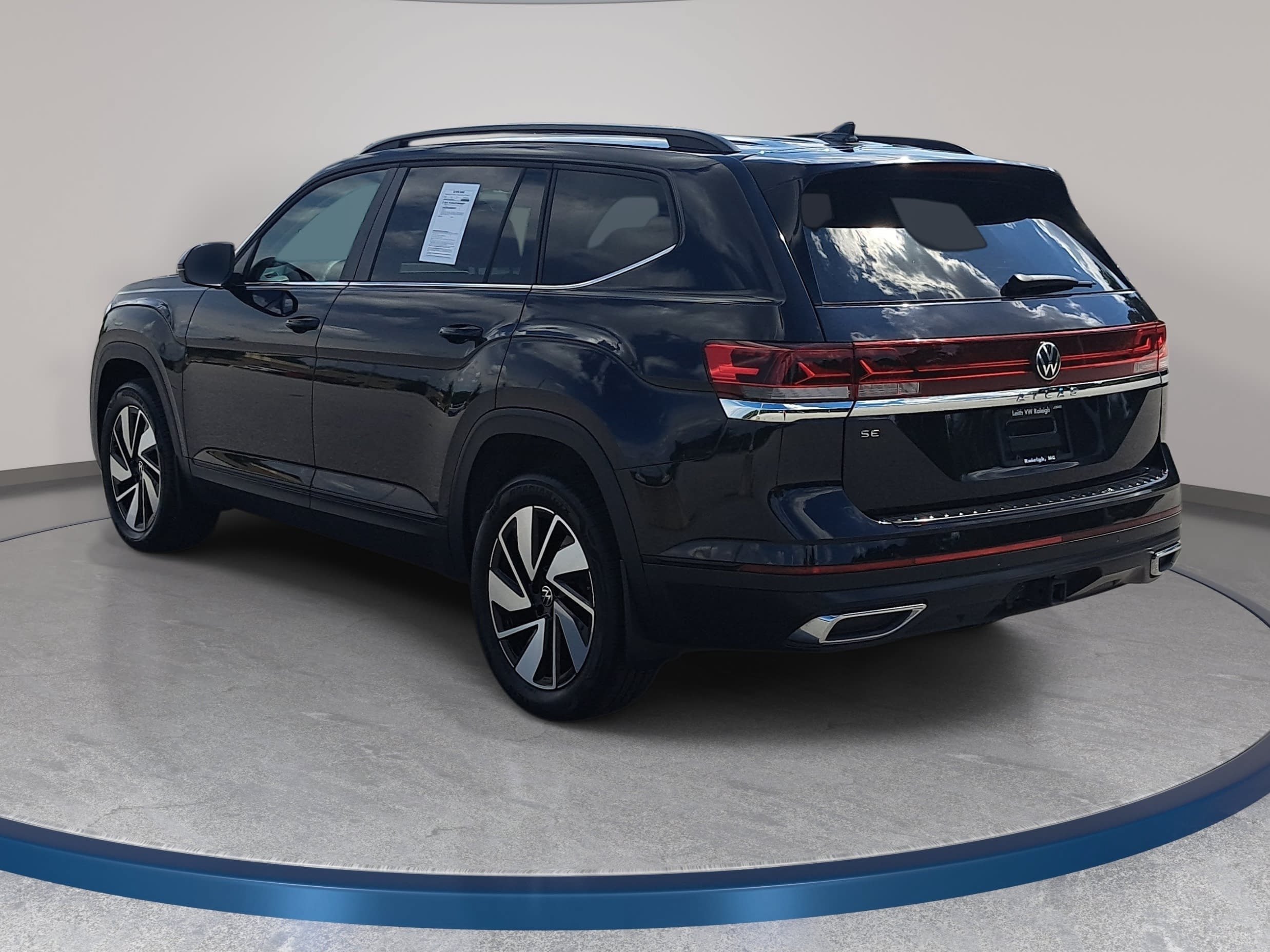 Certified 2024 Volkswagen Atlas SE FWD image 7