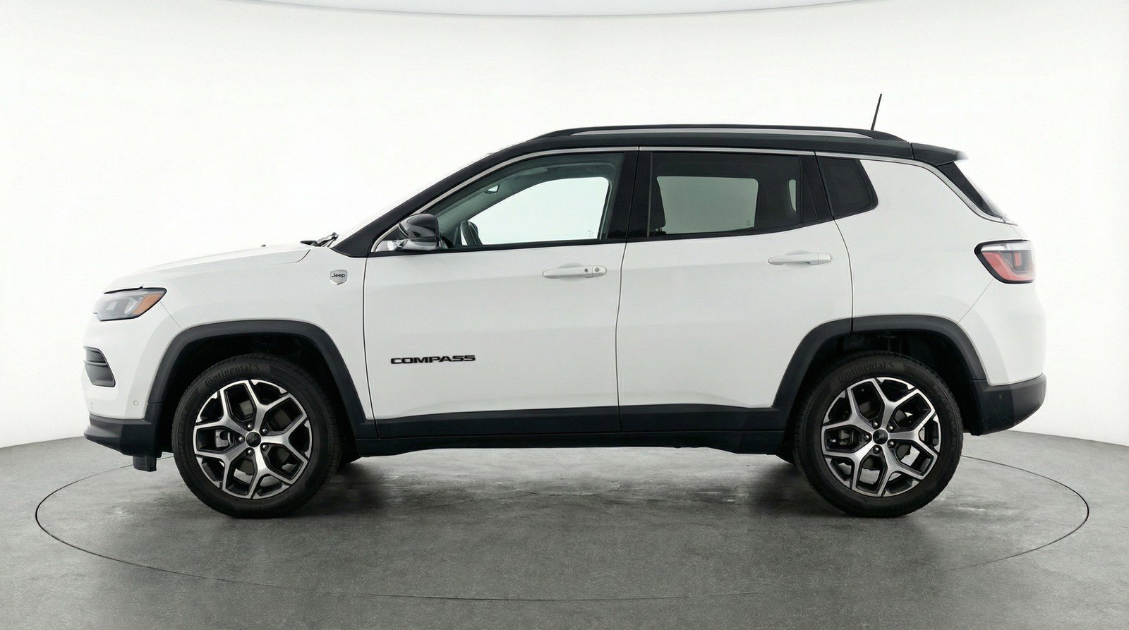 Used 2025 Jeep Compass Limited AWD/4WD image 5