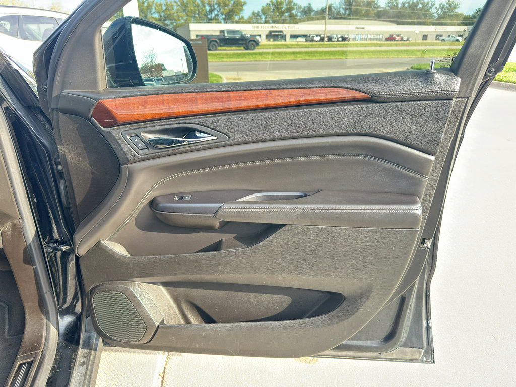 Used 2013 Cadillac SRX Luxury w/ Driver Assist Package image 30