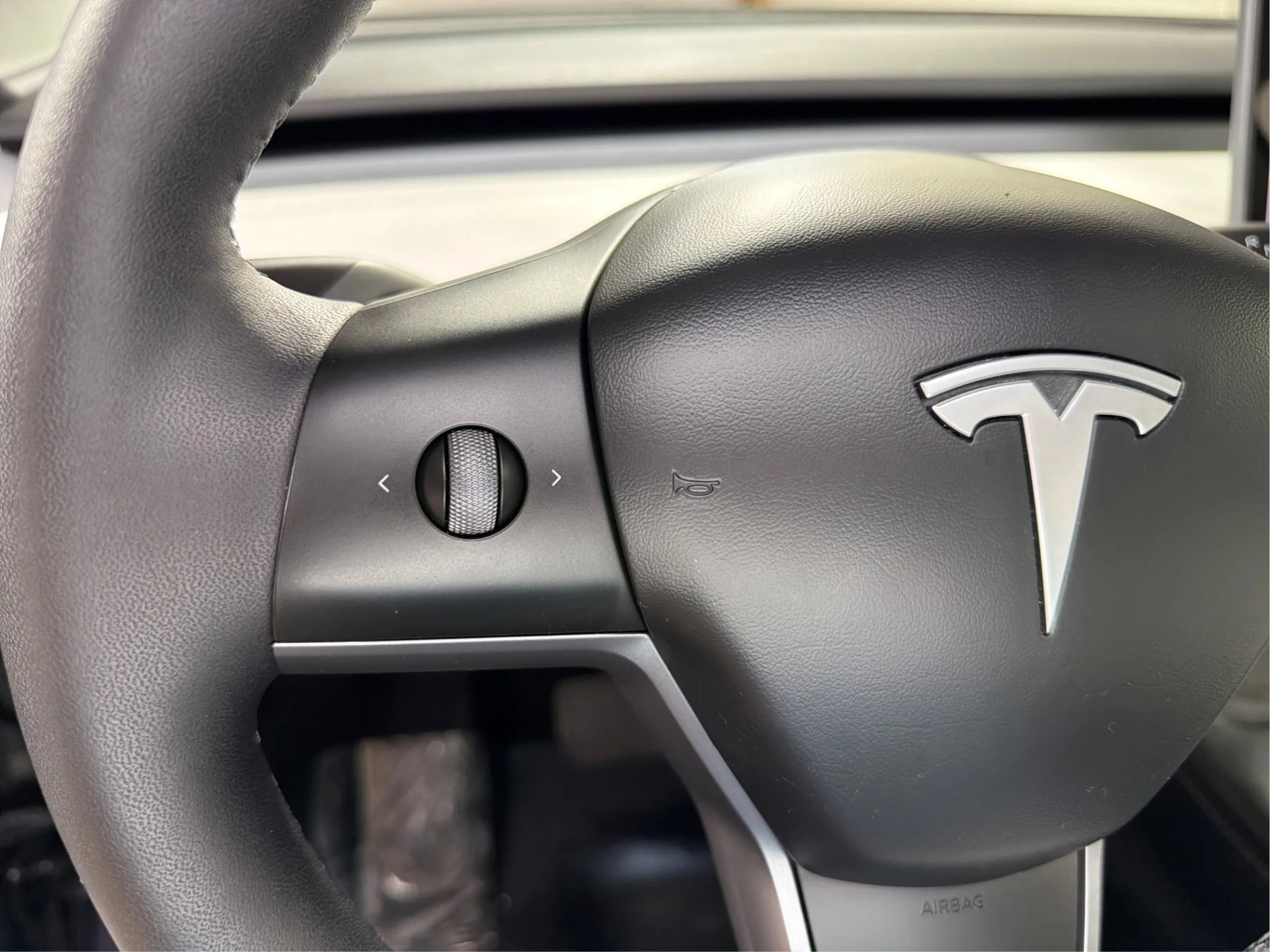 Used 2024 Tesla Model Y Long Range AWD/4WD image 28