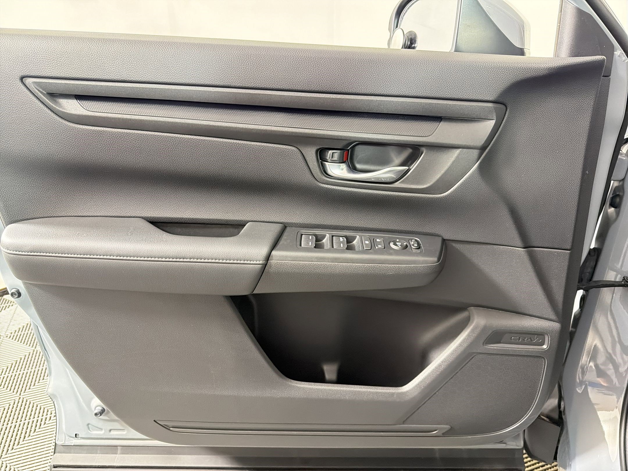 Used 2023 Honda CR-V LX image 11