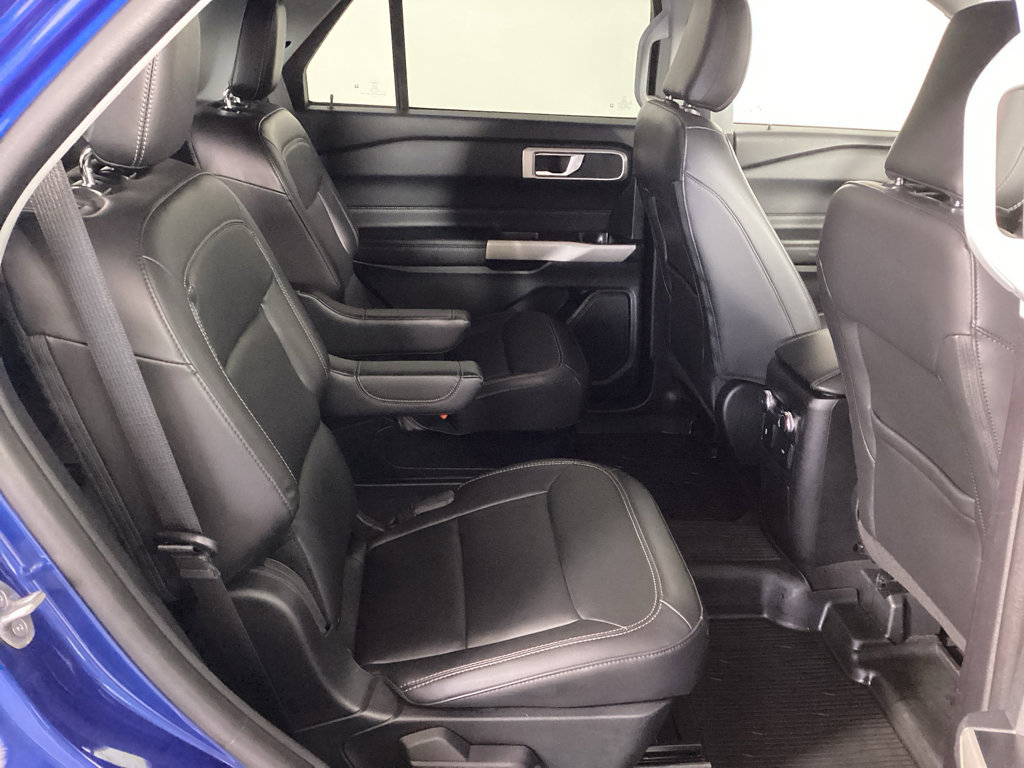 Used 2022 Ford Explorer XLT w/ Equipment Group 202A image 12