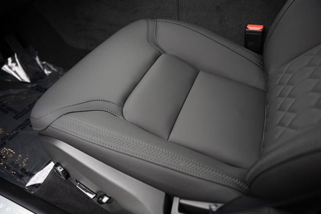 New 2026 Volvo XC60 B5 Plus w/ Protection Package Premier image 33