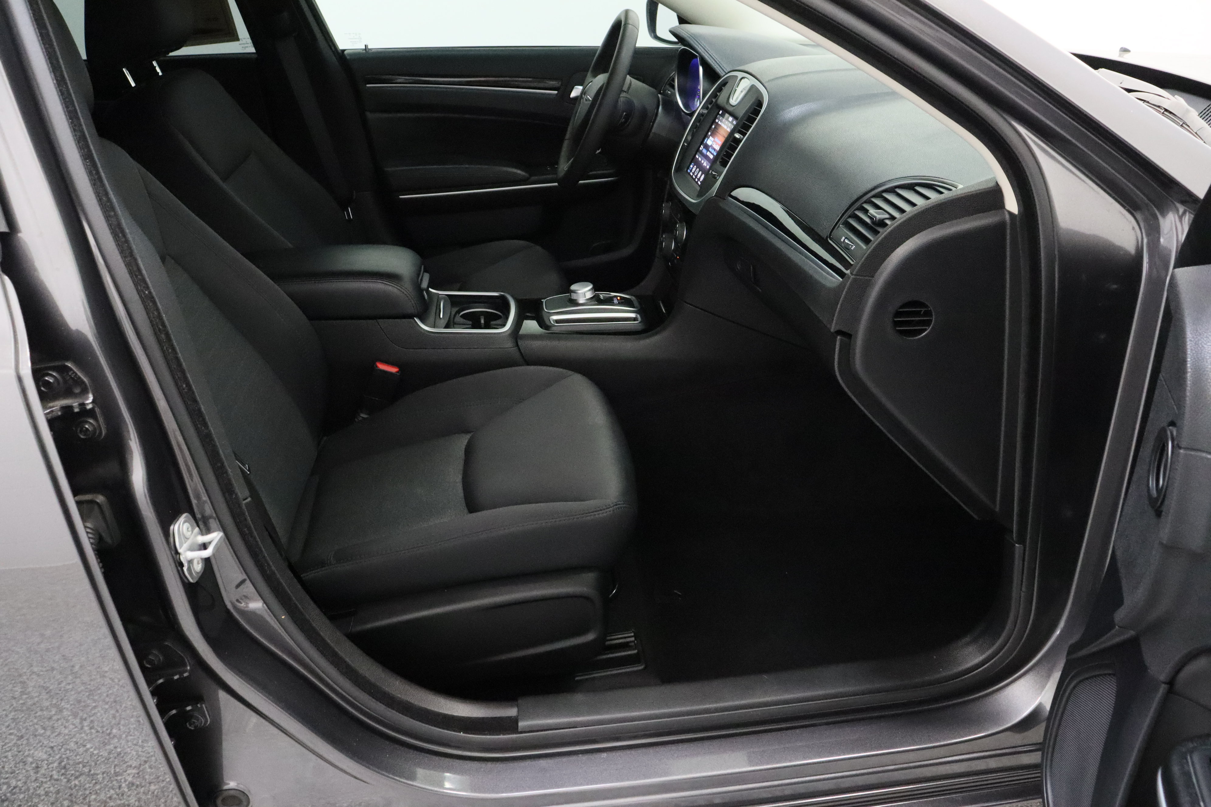 Used 2023 Chrysler 300 Touring w/ Sport Appearance Package RWD image 37