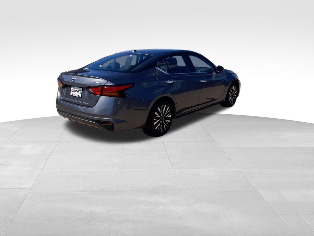 Used 2024 Nissan Altima 2.5 SV image 9