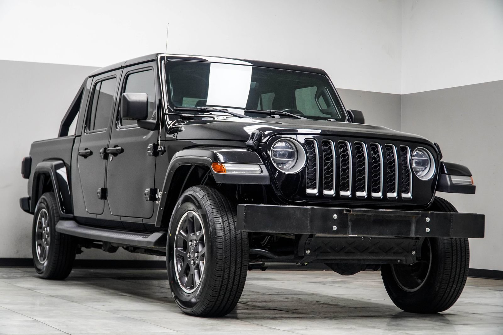 Used 2022 Jeep Gladiator Overland w/ Popular Equipment Package AWD/4WD image 4