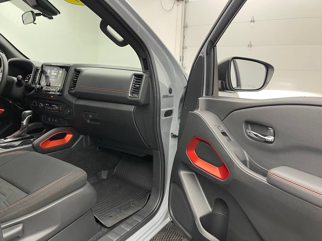 Used 2024 Nissan Frontier PRO-4X w/ Technology Package AWD/4WD image 27