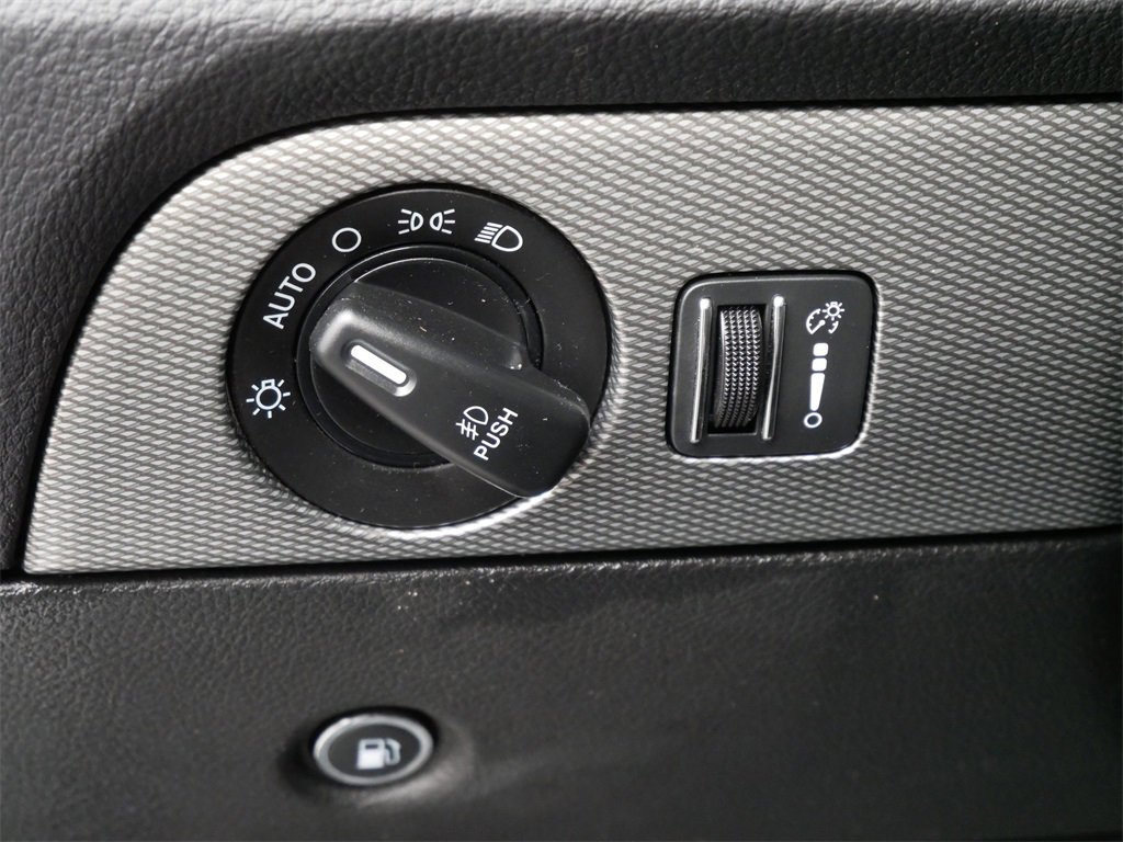 Used 2020 Dodge Durango GT image 17