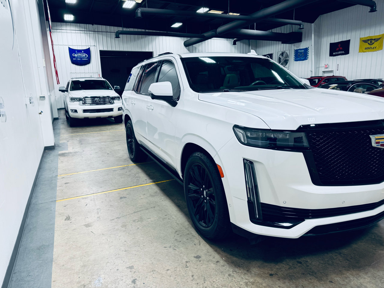 Used 2022 Cadillac Escalade Sport Platinum w/ Heavy-Duty Trailer Package image 18