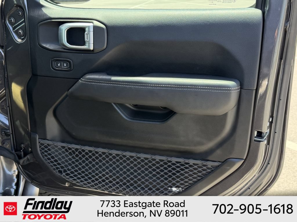Used 2018 Jeep Wrangler Unlimited Rubicon AWD/4WD image 16