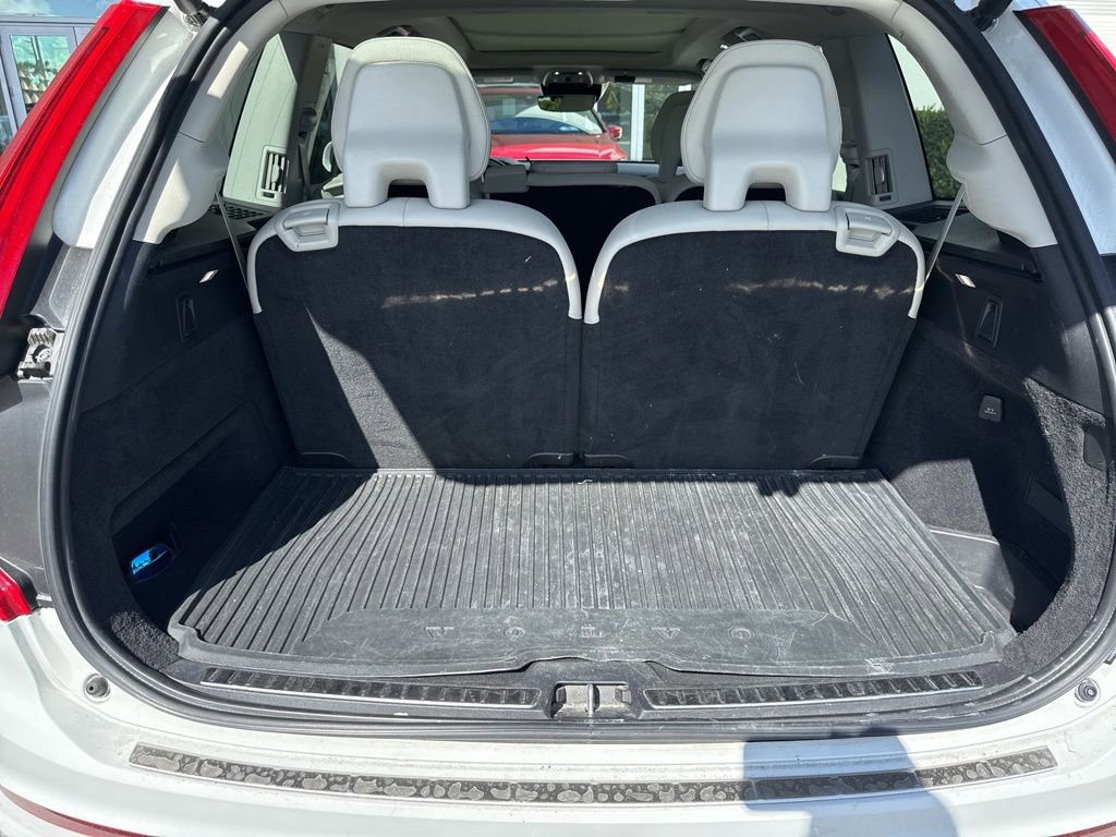 Used 2021 Volvo XC90 T6 Momentum w/ Protection Package Premier image 28