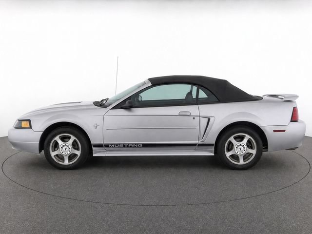 Used 2003 Ford Mustang Convertible RWD image 6