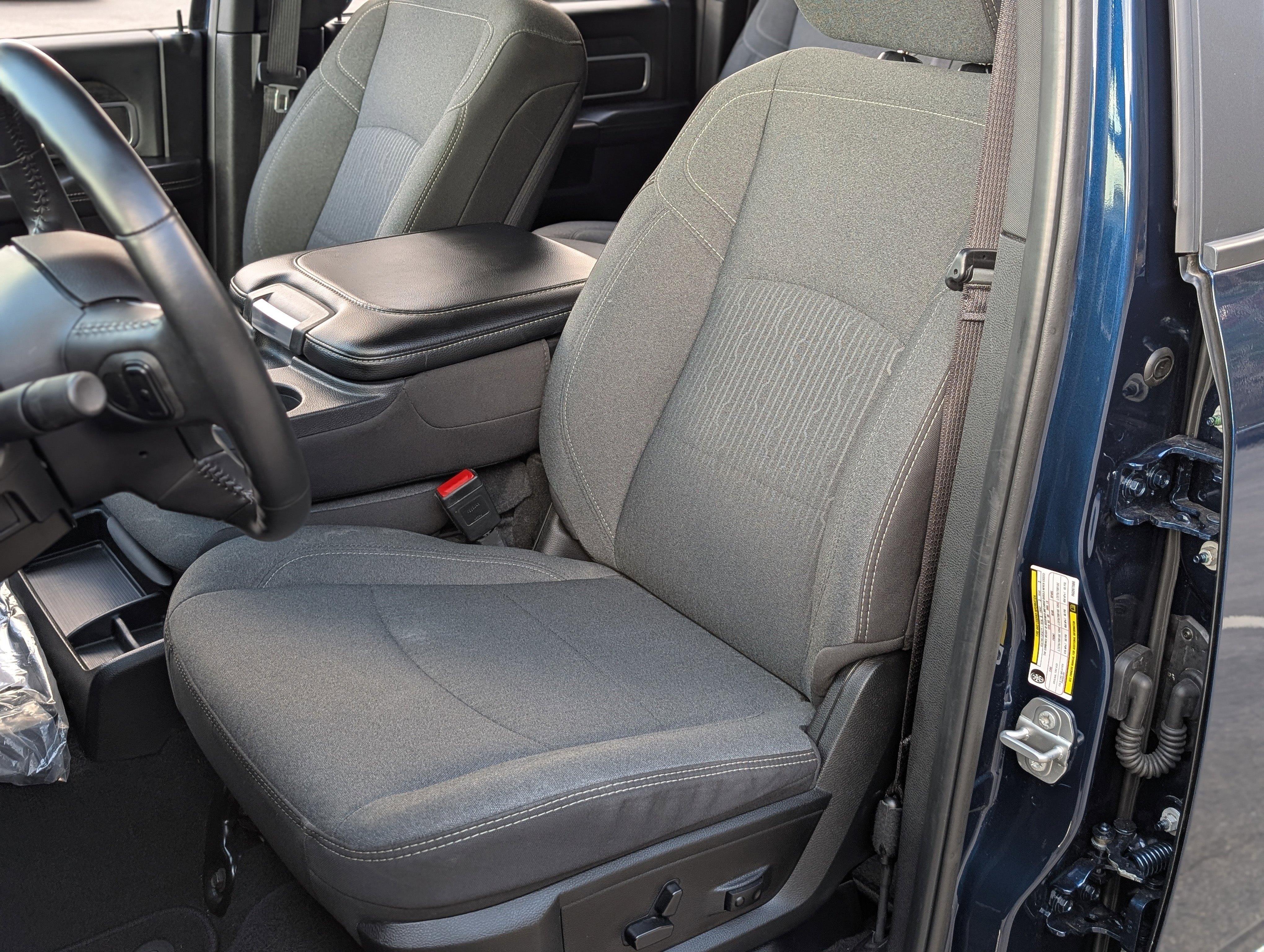 Used 2024 RAM 2500 Big Horn w/ Sport Appearance Package image 16