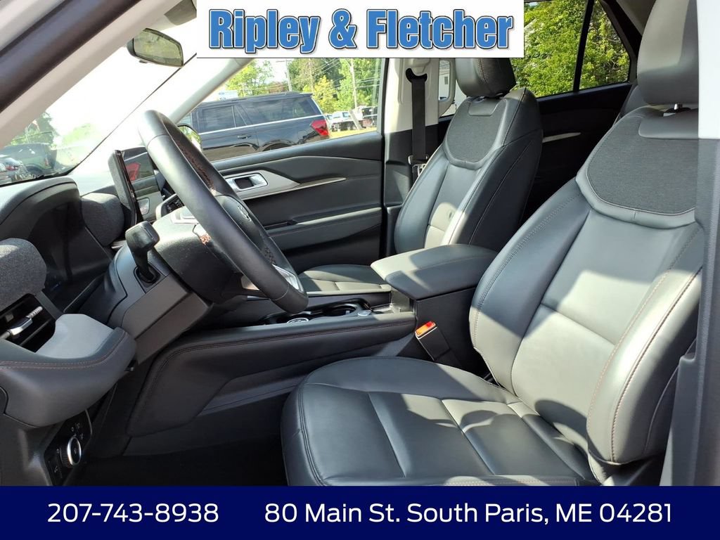 Certified 2025 Ford Explorer Active w/ Active Comfort Package AWD/4WD image 13