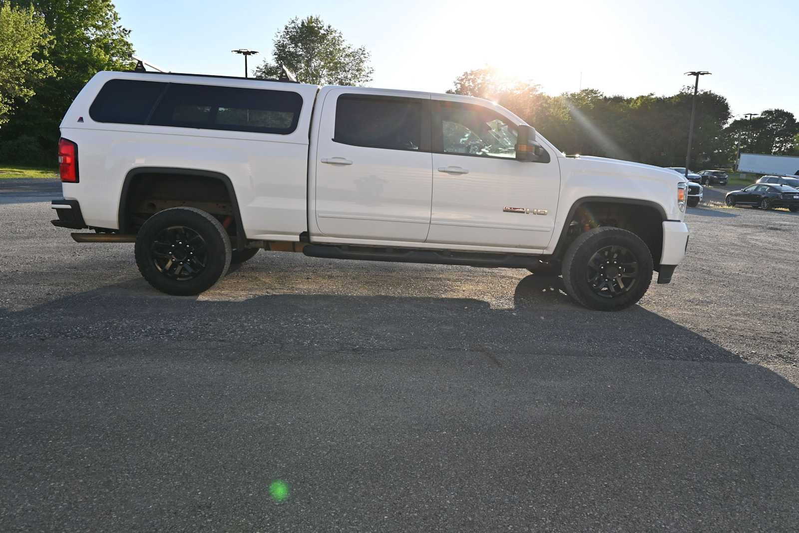Used 2018 GMC Sierra 2500 SLT w/ All Terrain HD Package AWD/4WD image 16