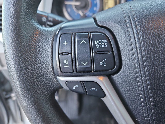 Used 2020 Toyota Sienna L image 13