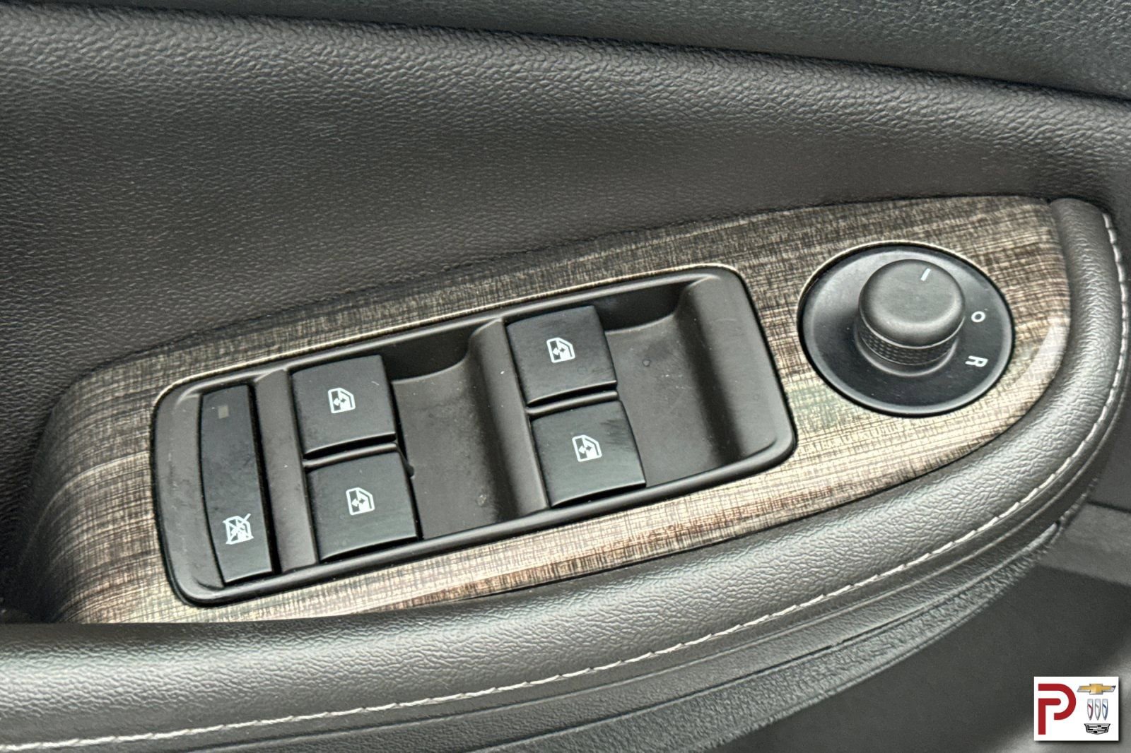 Used 2015 Chevrolet Malibu LT image 12