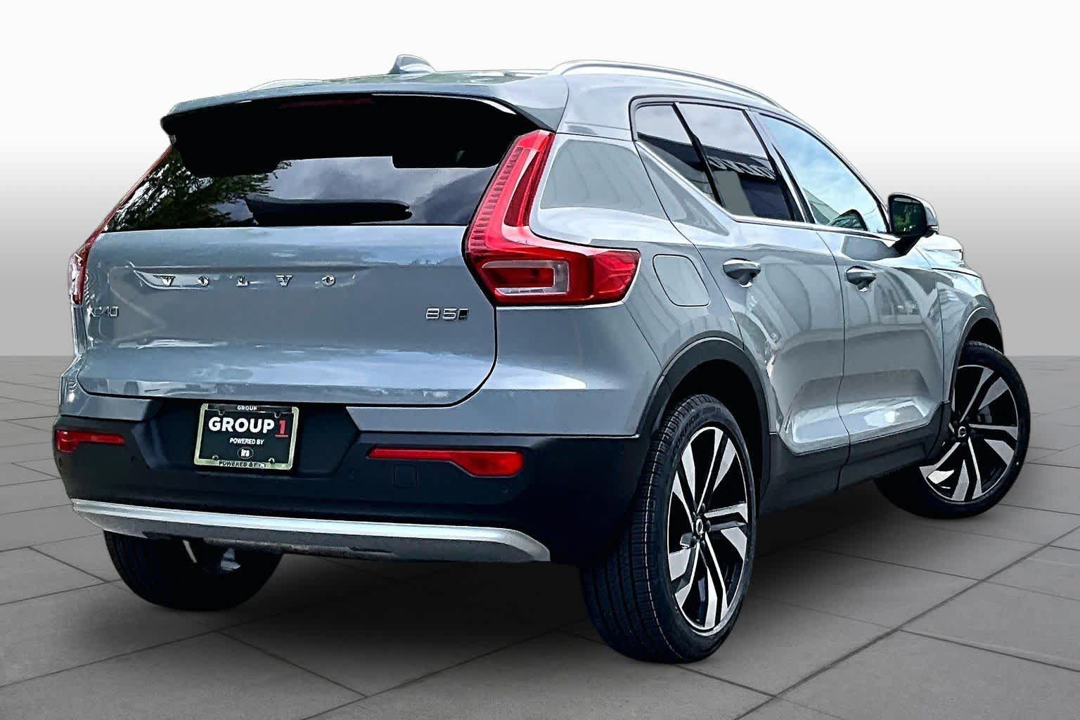 Used 2024 Volvo XC40 B5 Ultimate w/ Protection Package Premier AWD/4WD image 13