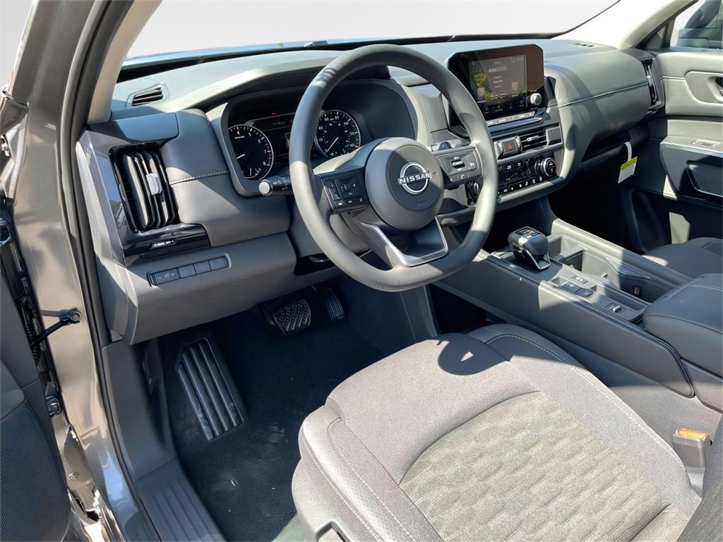 Certified 2025 Nissan Pathfinder S image 8