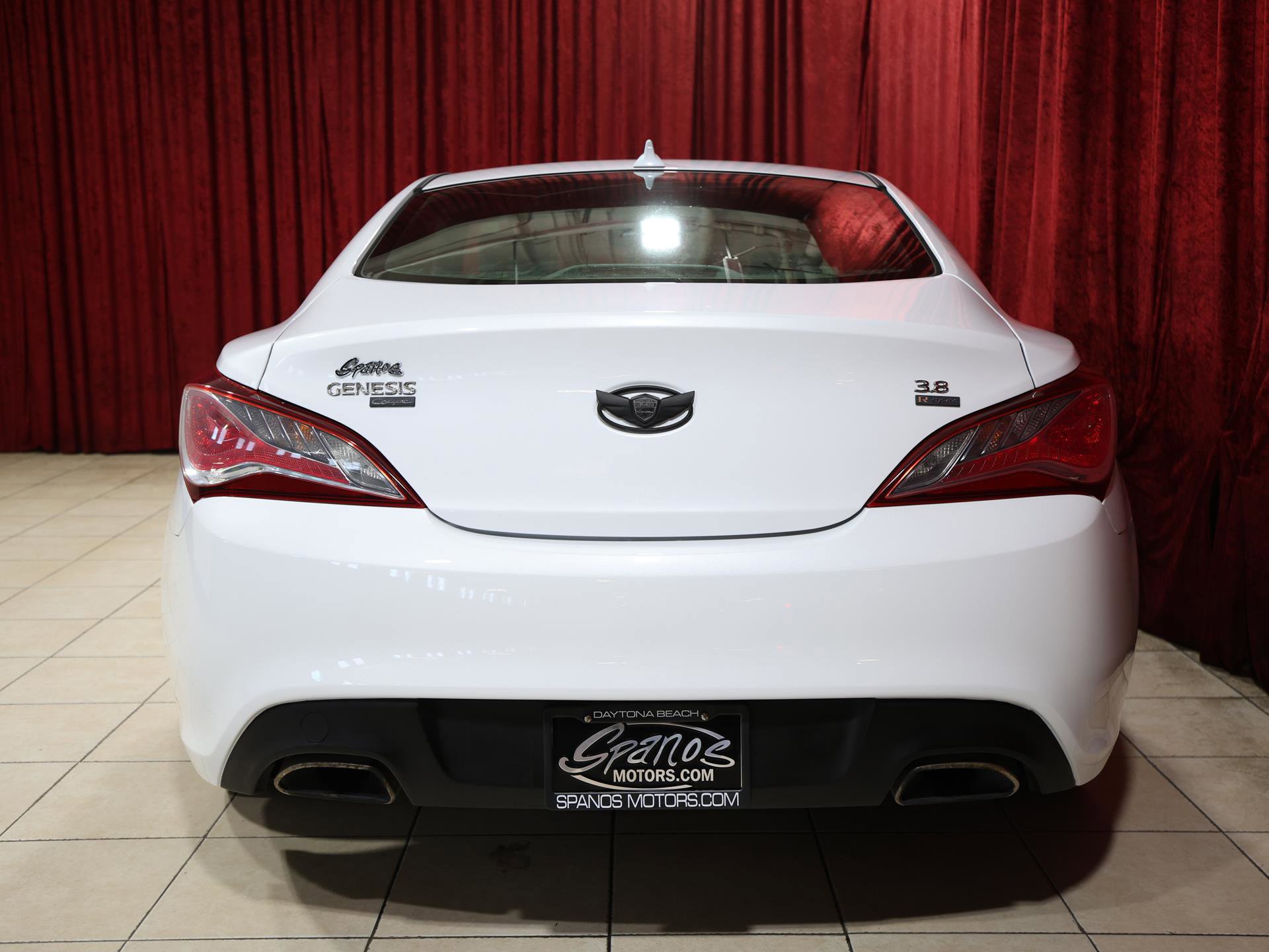 Used 2014 Hyundai Genesis 3.8 image 10