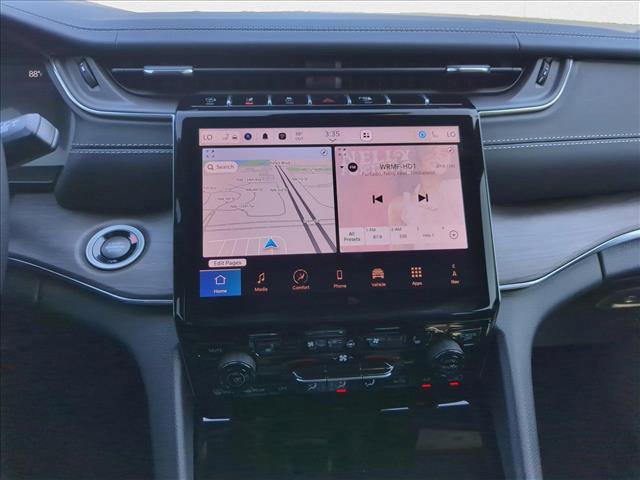 New 2025 Jeep Grand Cherokee Overland w/ Luxury Tech Group IV AWD/4WD image 13
