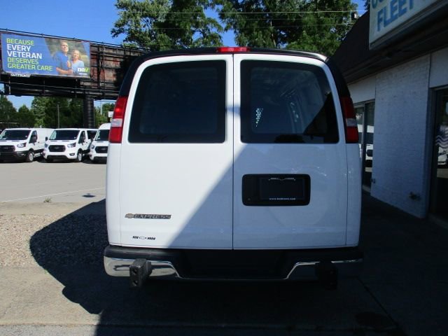 Used 2024 Chevrolet Express 2500 w/ Driver Convenience Package RWD image 8