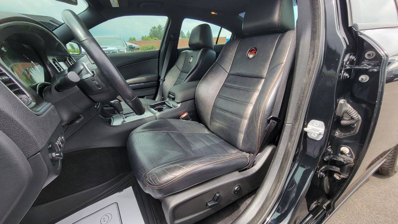 Used 2014 Dodge Charger R/T RWD image 13