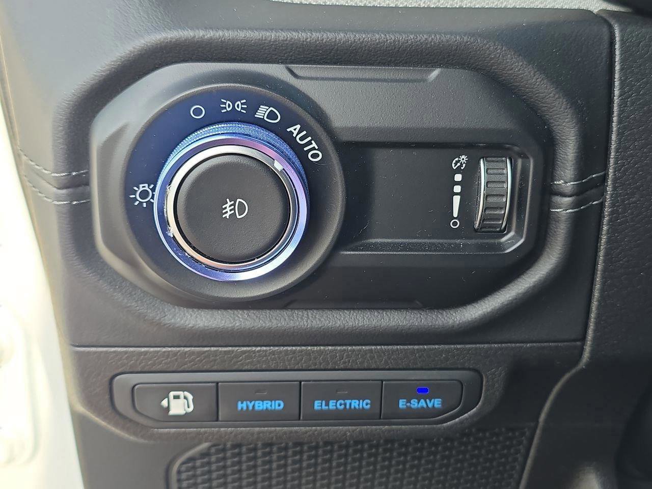 Used 2024 Jeep Wrangler Unlimited Sahara AWD/4WD image 28