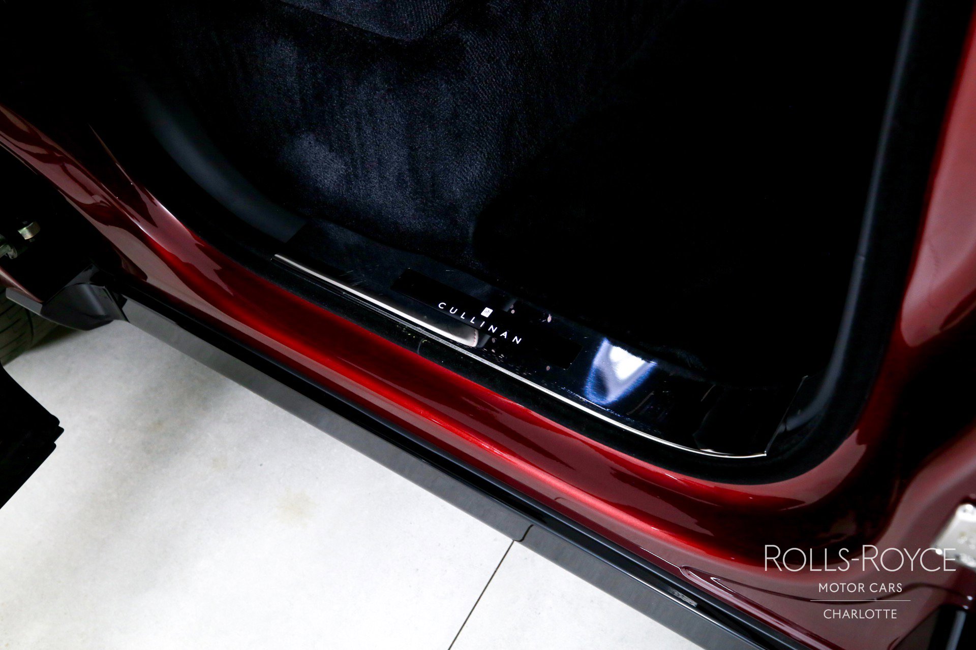 Certified 2025 Rolls-Royce Cullinan AWD/4WD image 32