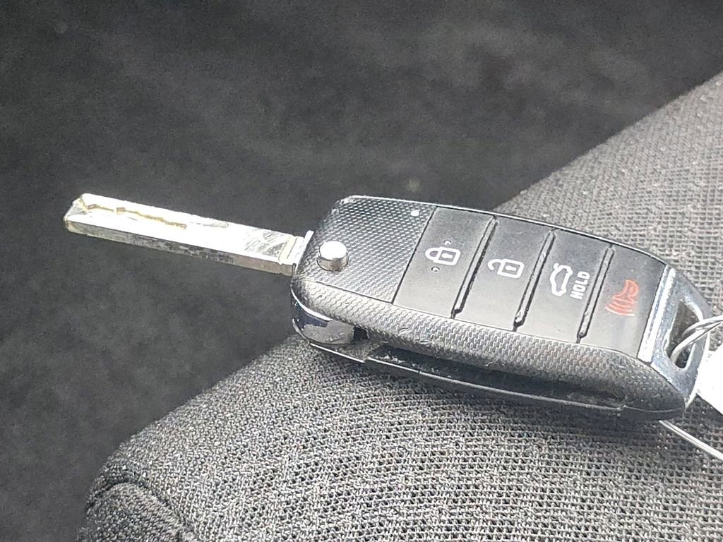 Used 2018 Kia Optima LX FWD image 32