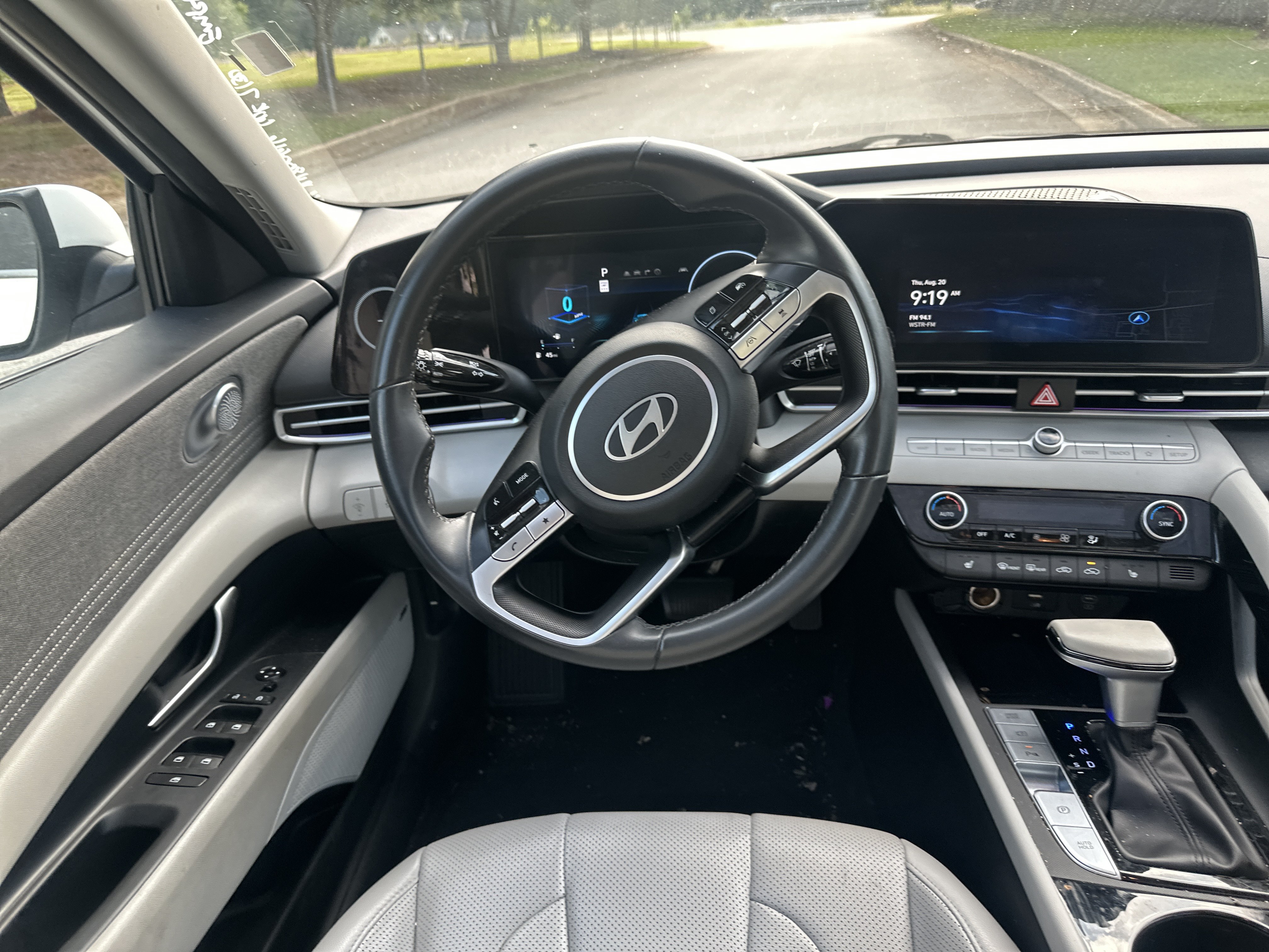 Used 2024 Hyundai Elantra Limited FWD image 23