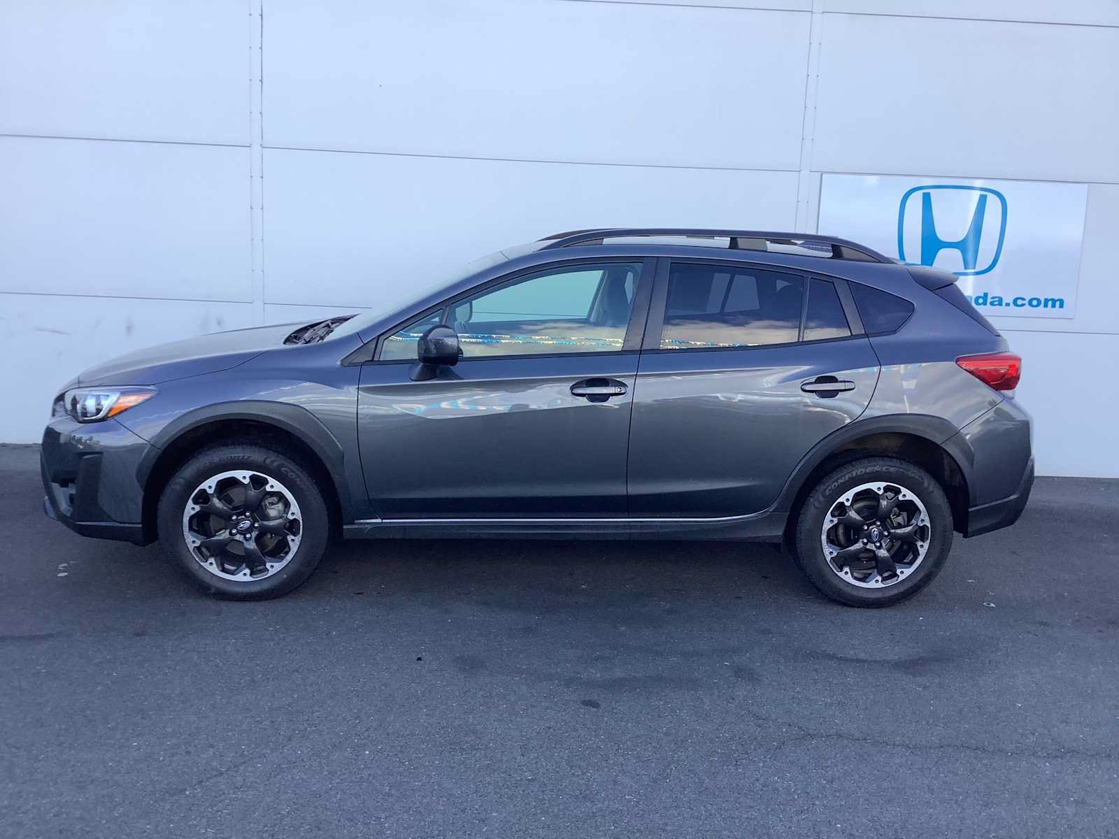 Used 2023 Subaru Crosstrek 2.0i Premium AWD/4WD image 3