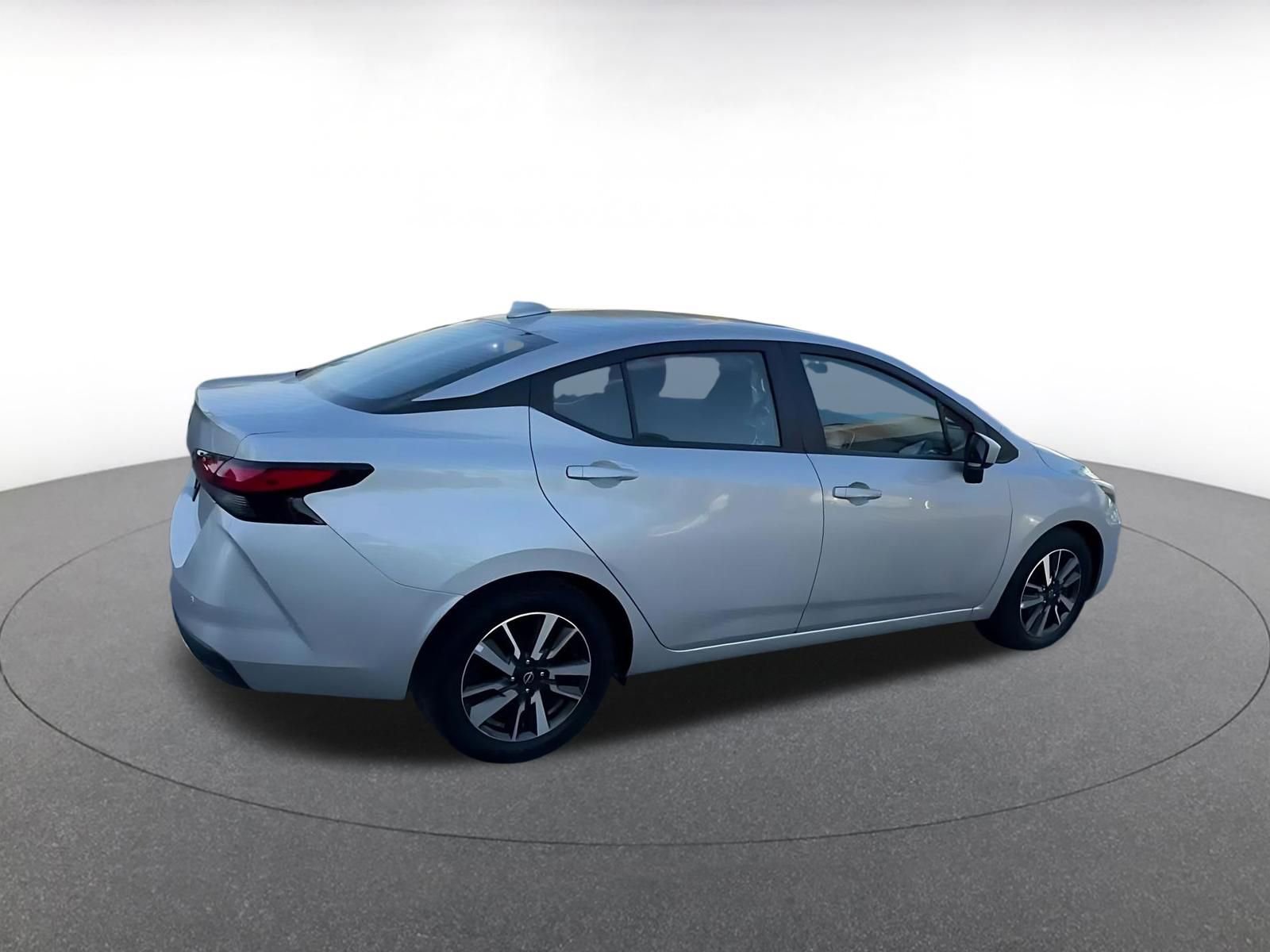 Used 2025 Nissan Versa SV FWD image 15
