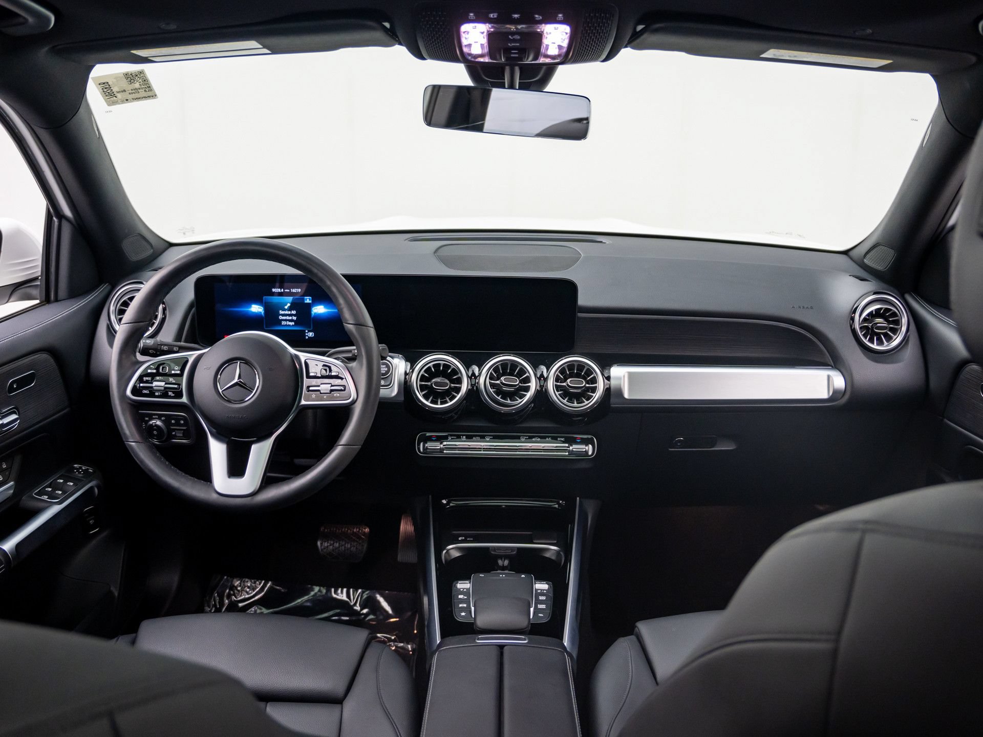 Used 2023 Mercedes-Benz GLB 250 4MATIC image 9