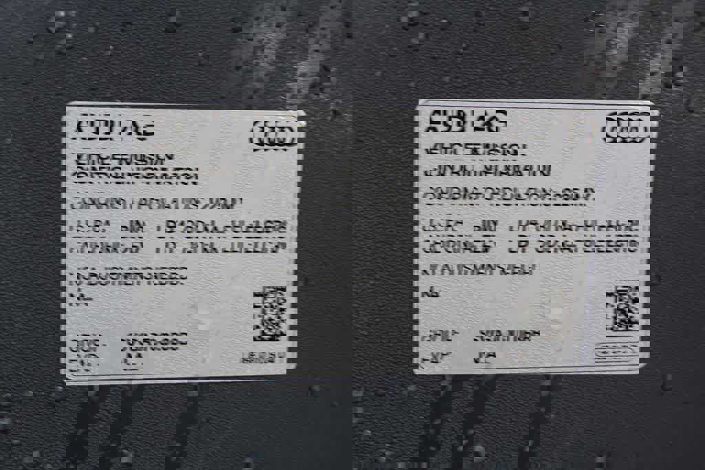 Used 2025 Audi Q6 e-tron Premium w/ Convenience Package image 24