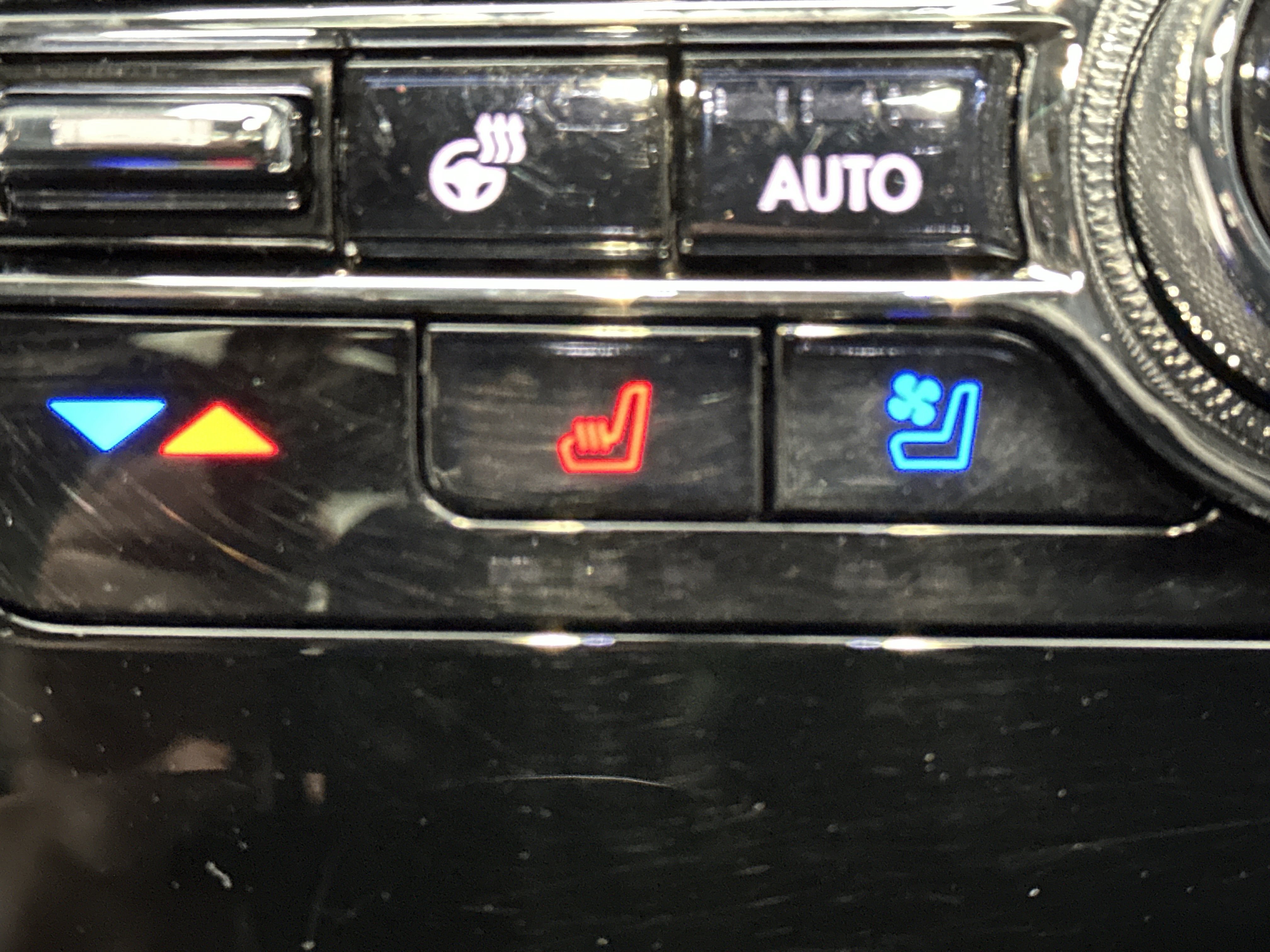 Used 2021 Lincoln Corsair Reserve w/ Equipment Group 201A image 40