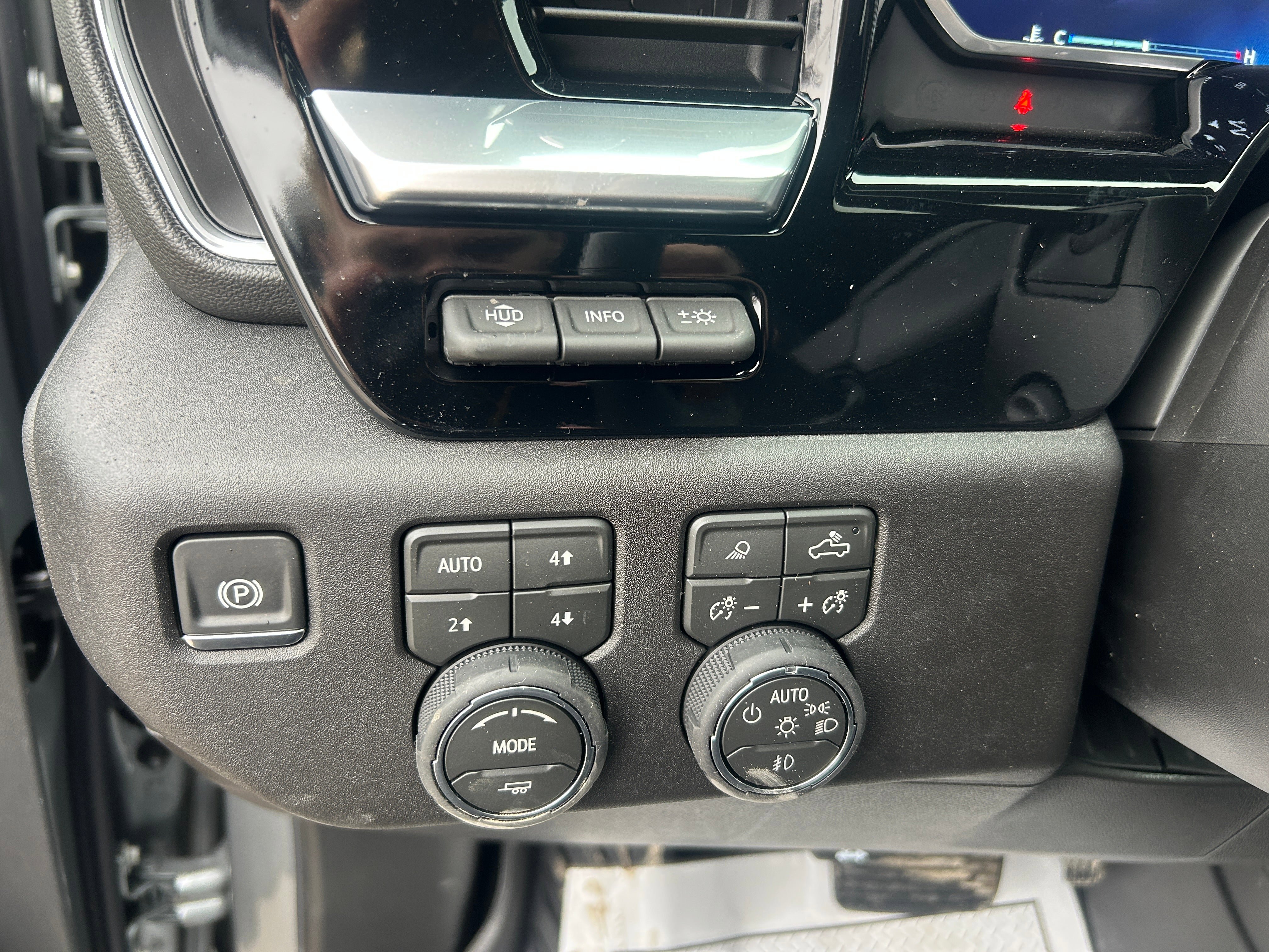 New 2026 Chevrolet Silverado 1500 LTZ w/ LTZ Premium Package image 17