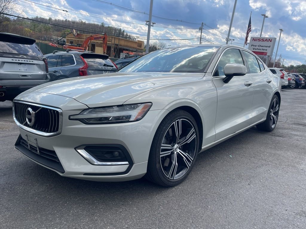 Used 2020 Volvo S60 T6 Inscription image 3