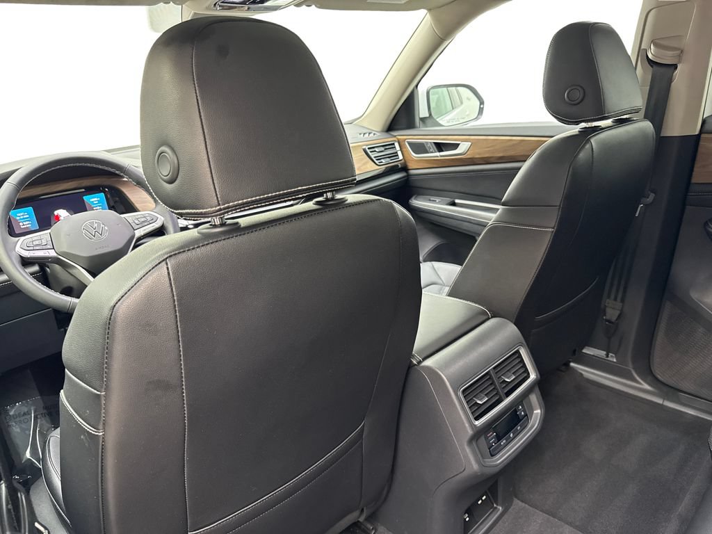 Used 2024 Volkswagen Atlas SE w/ Panoramic Sunroof Package FWD image 35