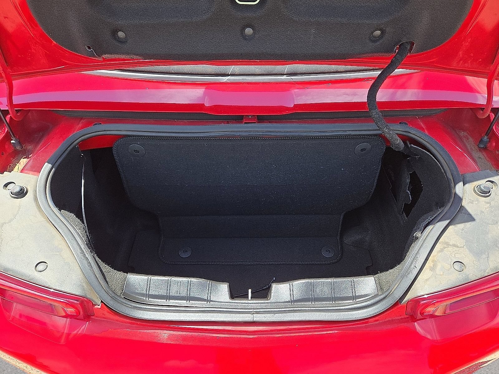 Used 2020 Chevrolet Camaro LT RWD image 14