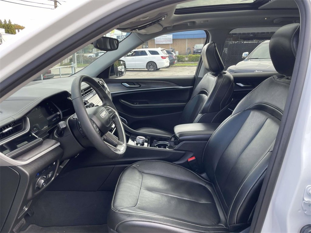 Used 2022 Jeep Grand Cherokee Limited 4xe image 13