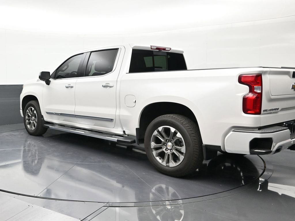 Used 2025 Chevrolet Silverado 1500 High Country w/ Technology Package RWD image 3