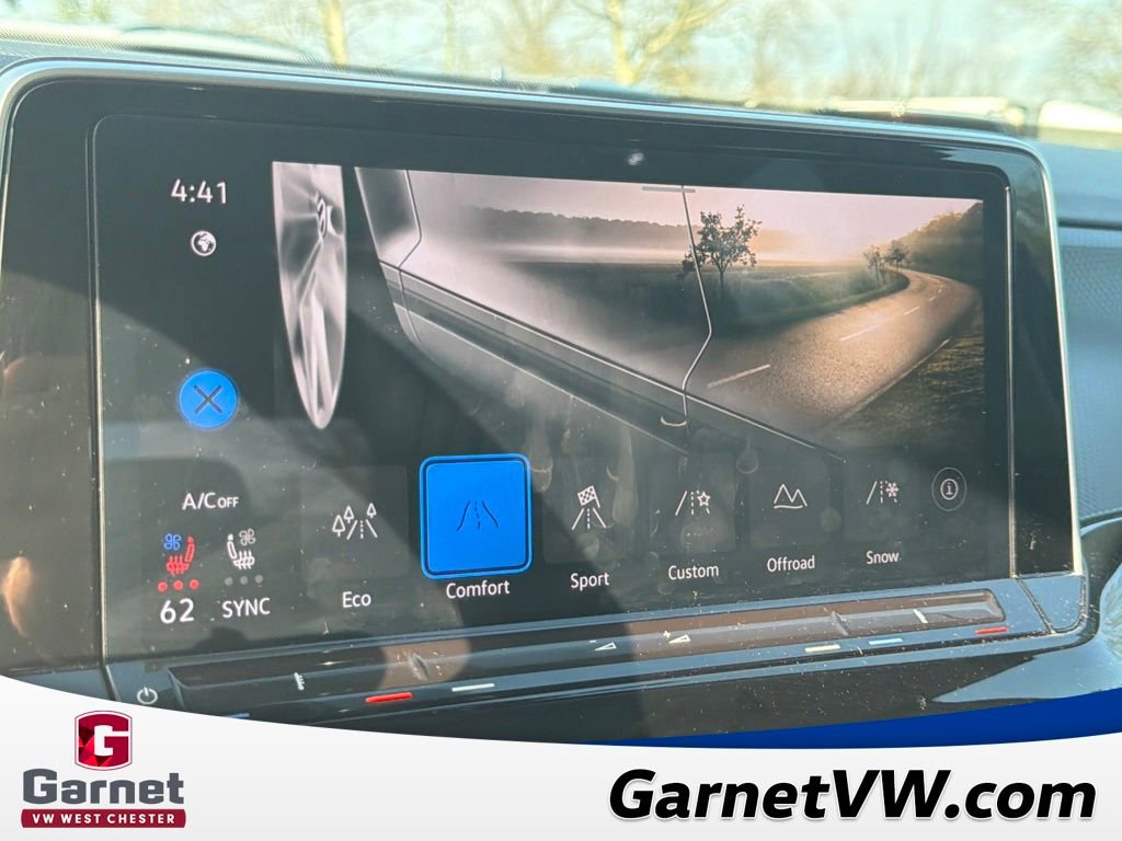 Used 2024 Volkswagen Atlas Peak Edition SE image 37