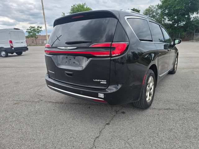 Used 2021 Chrysler Pacifica Limited w/ Premium & Safety Sphere Group AWD/4WD image 3