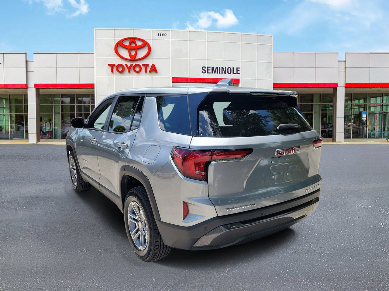 Used 2026 GMC Terrain Elevation FWD image 4