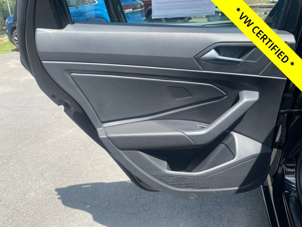 Certified 2022 Volkswagen Jetta SE FWD image 18