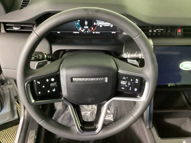 Used 2024 Land Rover Discovery Sport Dynamic SE AWD/4WD image 16
