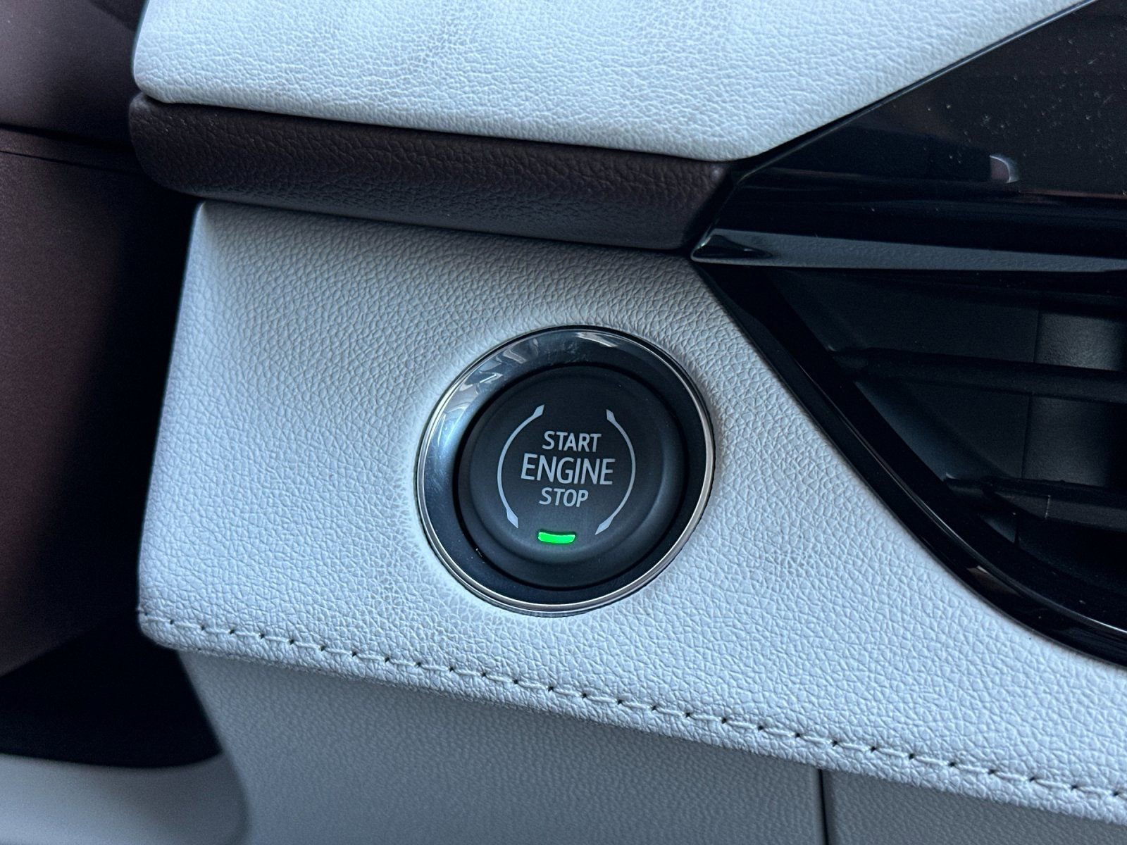 New 2026 Buick Enclave Avenir w/ Super Cruise Package AWD/4WD image 23