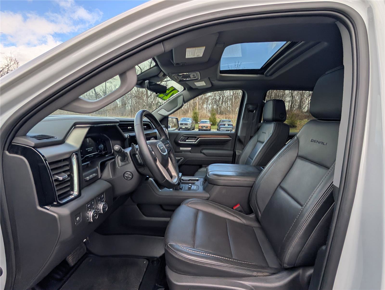Used 2025 GMC Sierra 1500 Denali w/ Denali Reserve Package AWD/4WD image 15